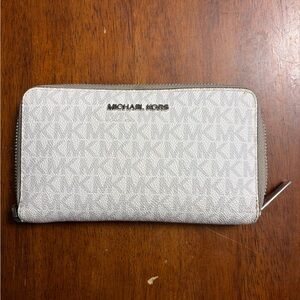 Michael Kors White Wallet